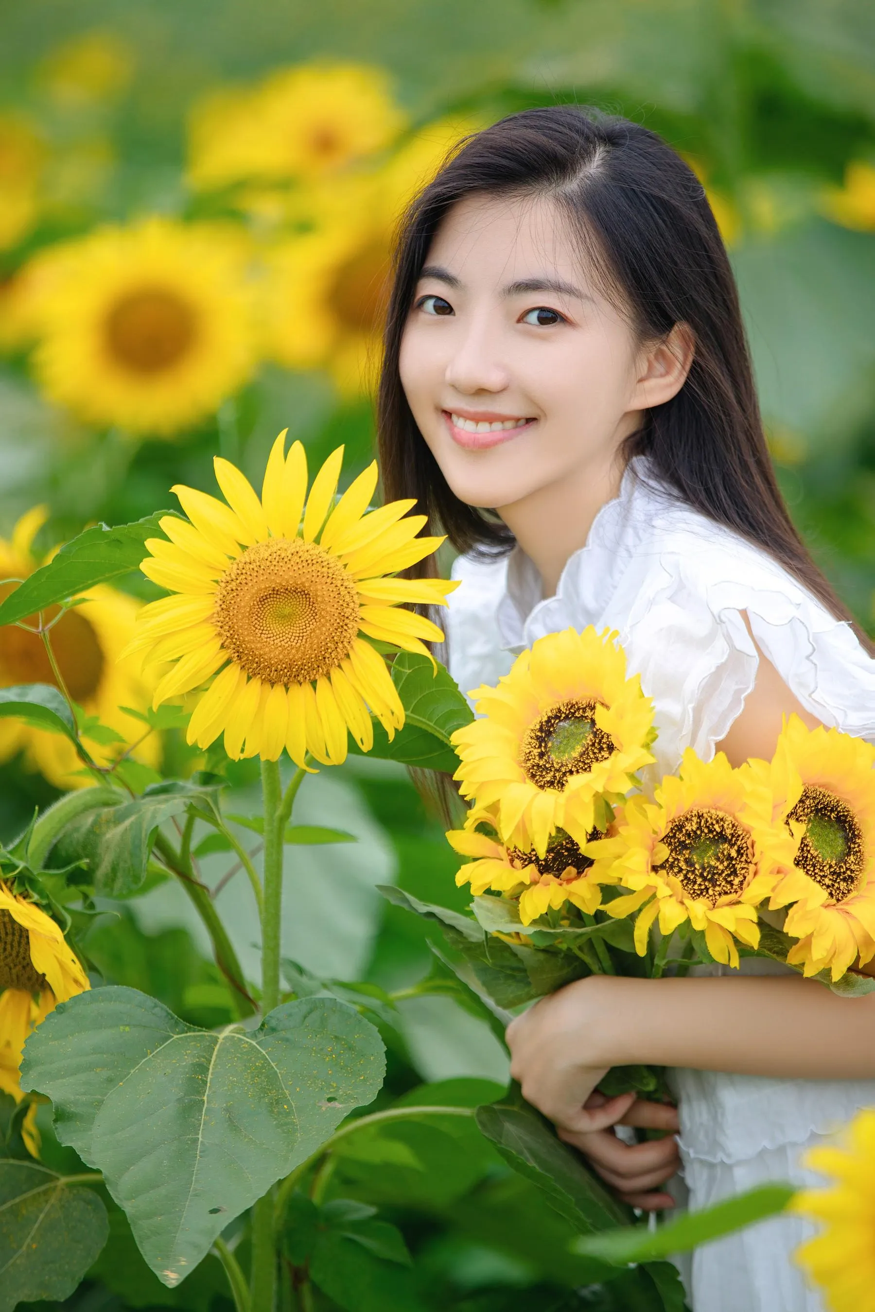 [YITUYU艺图语]2022.08.22 向日葵女孩 栗子 [22P]插图8